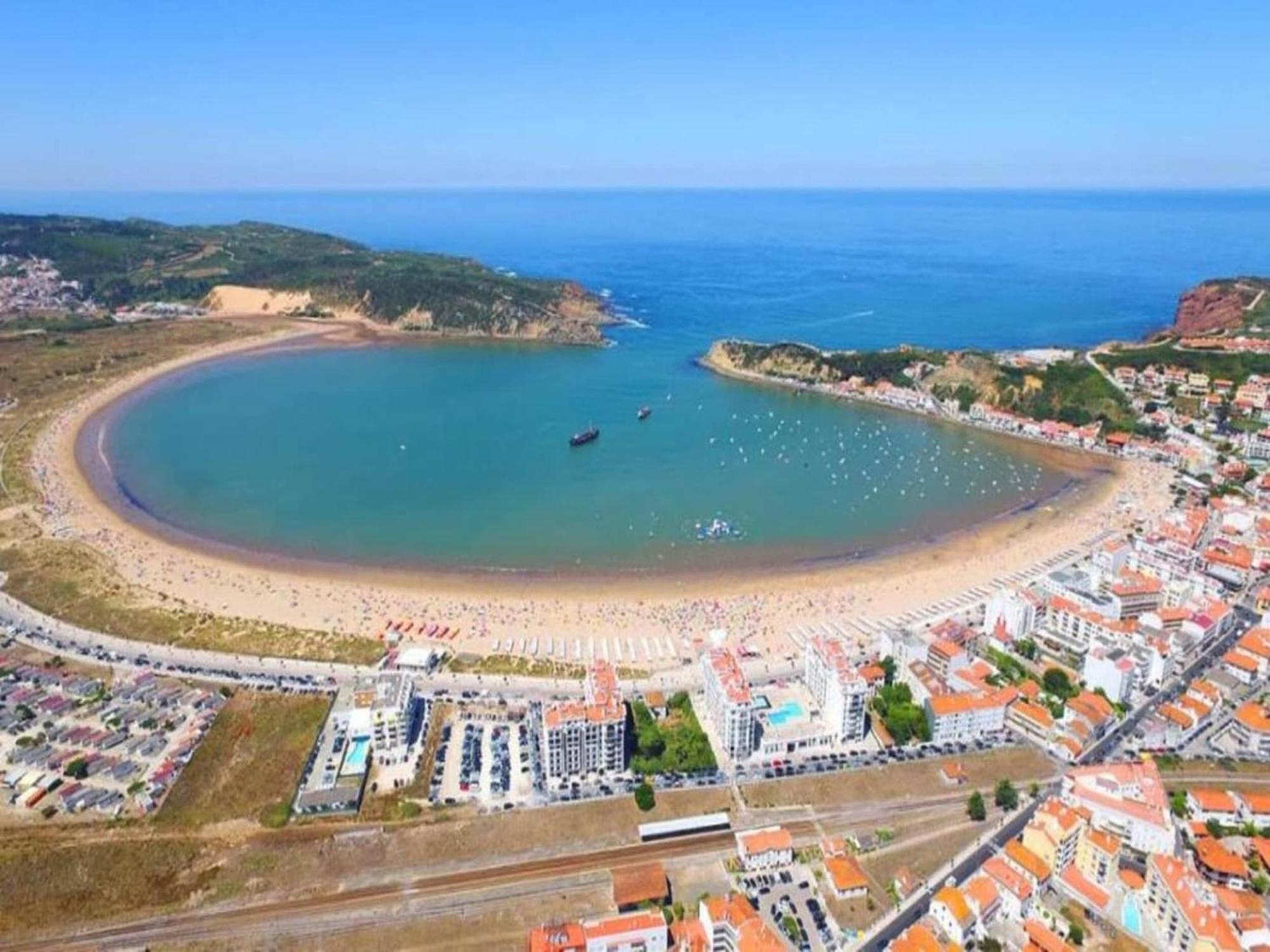 Beautiful Apartment In S O Martinho Do Porto With Balcony São Martinho do Porto Kültér fotó