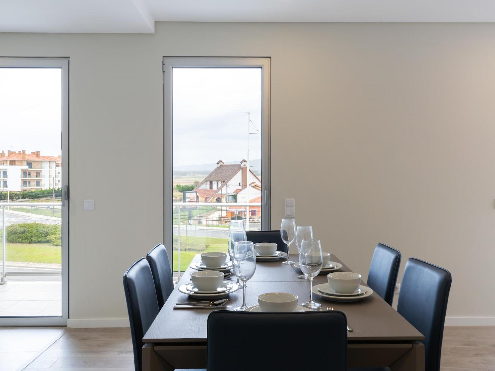Beautiful Apartment In S O Martinho Do Porto With Balcony São Martinho do Porto Kültér fotó