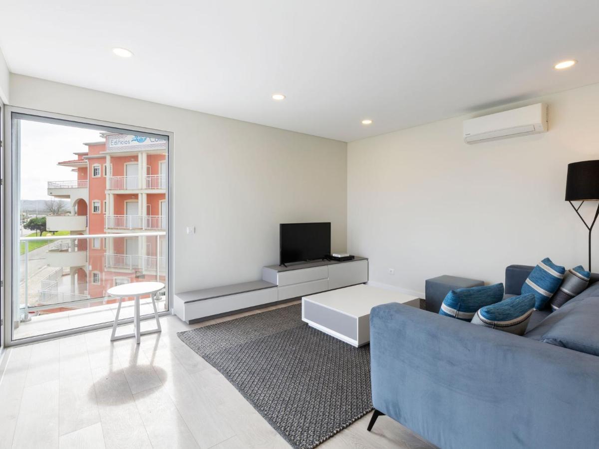 Beautiful Apartment In S O Martinho Do Porto With Balcony São Martinho do Porto Kültér fotó
